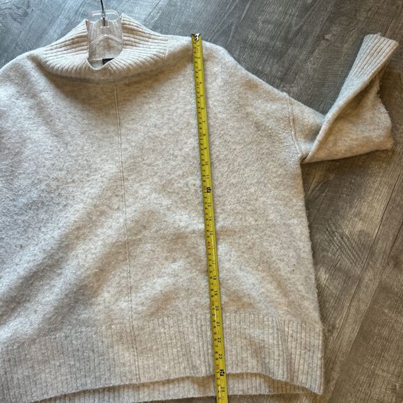 Vince Camuto Ribbed Neck Sweater Size Large Neutral - Picture 4 of 9